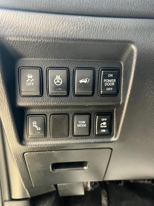 2017 Nissan Pathfinder 4x4 Platinum photo