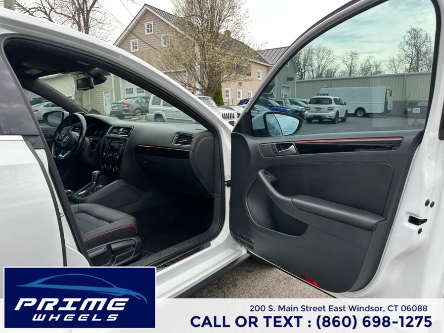 2015 Volkswagen Jetta Sedan 4dr Auto 2.0T GLI SEL PZEV photo