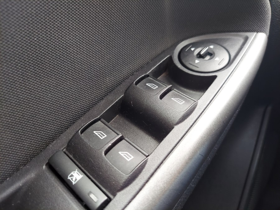 2016 Ford Focus 4dr Sdn SE photo