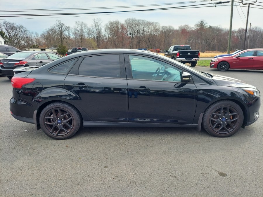 2016 Ford Focus 4dr Sdn SE photo