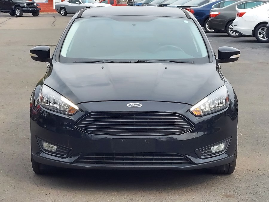 2016 Ford Focus 4dr Sdn SE photo
