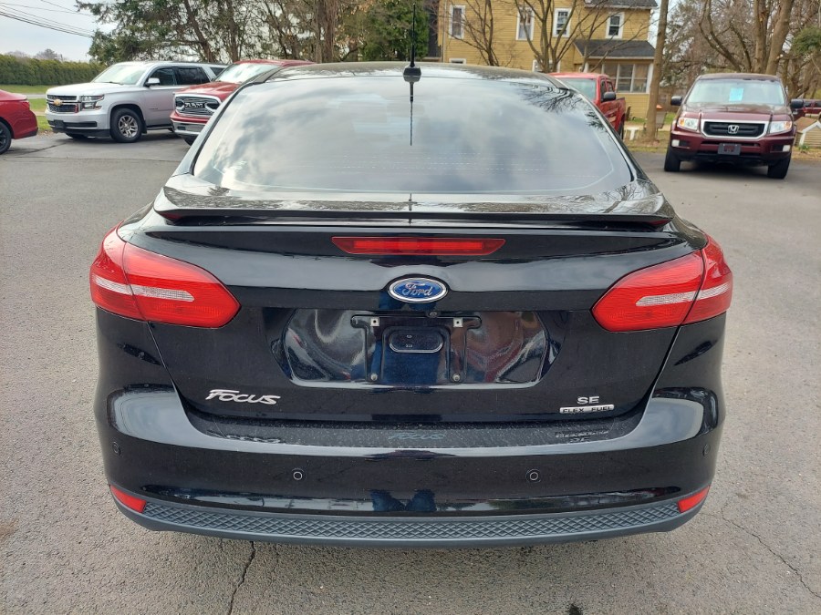 2016 Ford Focus 4dr Sdn SE photo