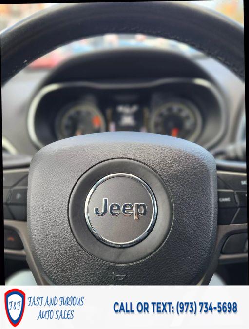 2020 Jeep Cherokee Latitude Plus Sport Utility 4D photo