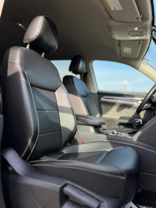 2021 Volkswagen Atlas 3.6L V6 SE w/Technology 4MOTIO photo