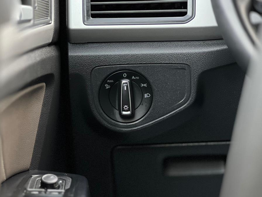 2021 Volkswagen Atlas 3.6L V6 SE w/Technology 4MOTIO photo