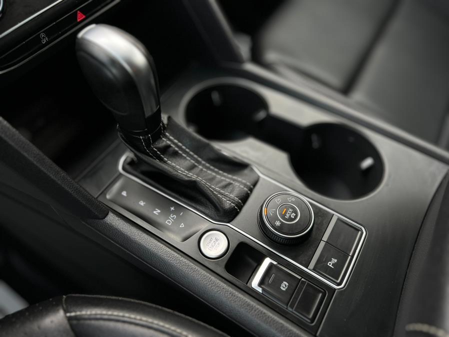 2021 Volkswagen Atlas 3.6L V6 SE w/Technology 4MOTIO photo