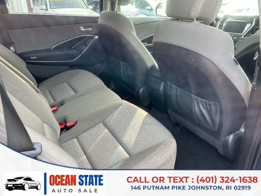 2017 Hyundai Santa Fe SE 3.3L Auto AWD photo