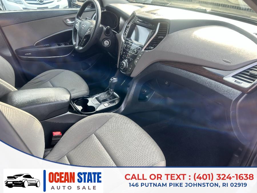 2017 Hyundai Santa Fe SE 3.3L Auto AWD photo