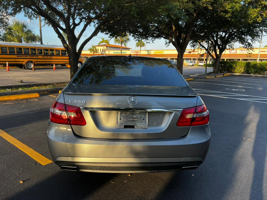 2011 Mercedes-Benz E-Class E350 Luxury photo