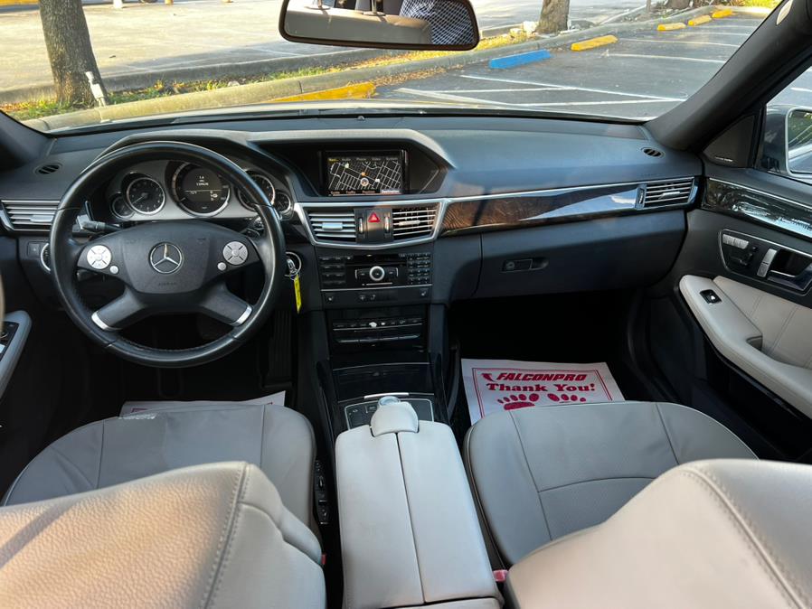 2011 Mercedes-Benz E-Class E350 Luxury photo