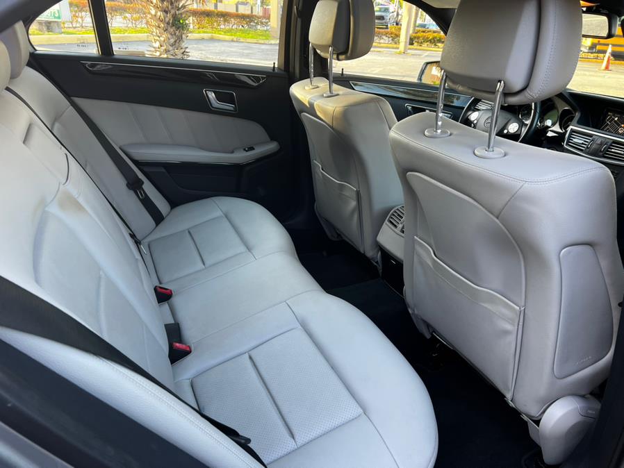 2011 Mercedes-Benz E-Class E350 Luxury photo