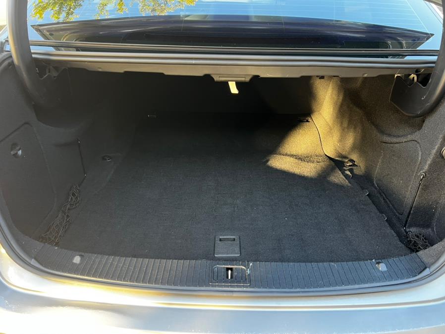 2011 Mercedes-Benz E-Class E350 Luxury photo