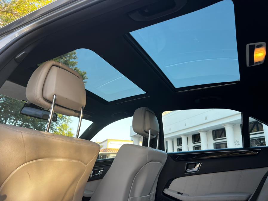 2011 Mercedes-Benz E-Class E350 Luxury photo