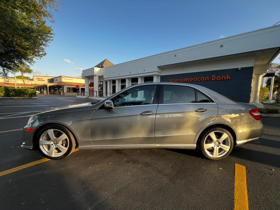 2011 Mercedes-Benz E-Class E350 Luxury photo