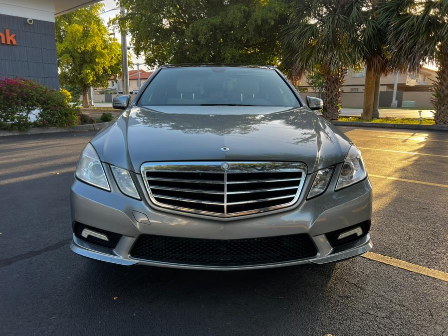 2011 Mercedes-Benz E-Class E350 Luxury photo