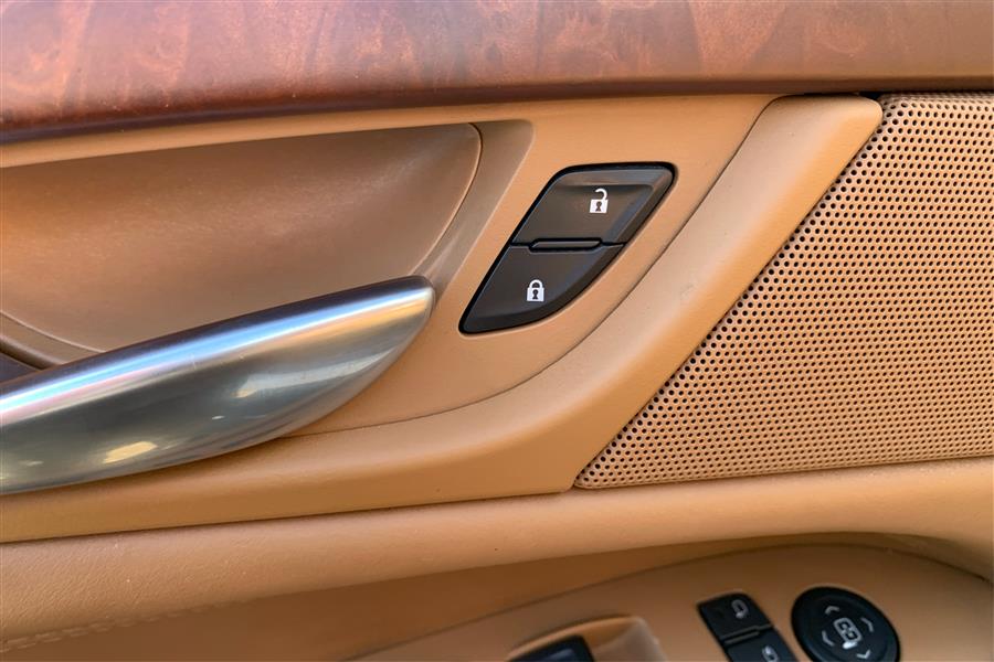 2016 Cadillac Escalade 4WD 4dr Platinum photo