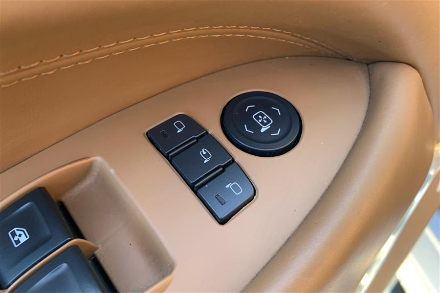 2016 Cadillac Escalade 4WD 4dr Platinum photo