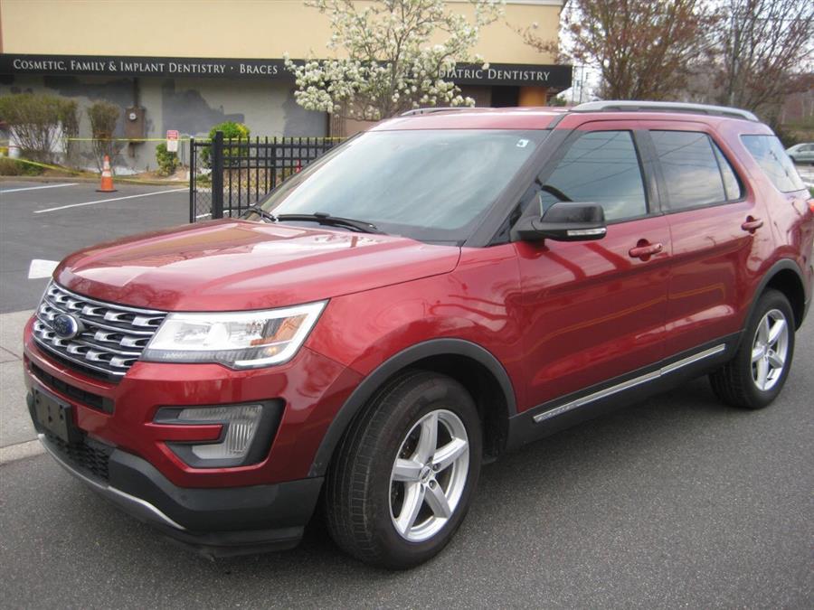 2017 Ford Explorer XLT AWD 4dr SUV photo