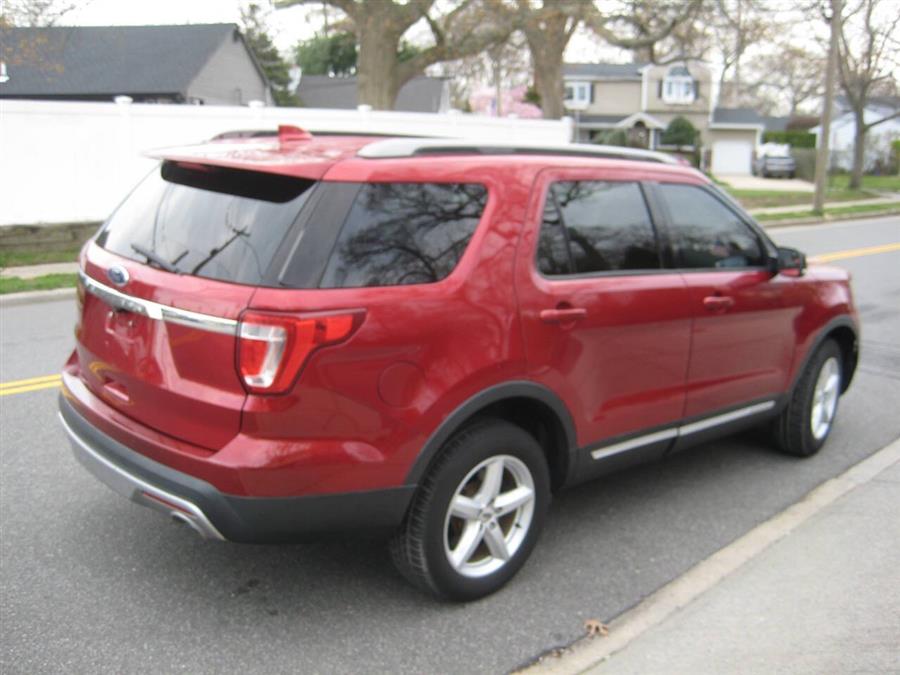 2017 Ford Explorer XLT AWD 4dr SUV photo