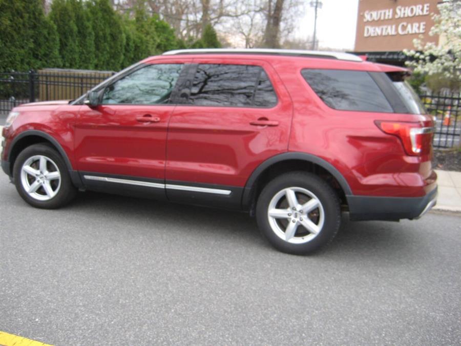 2017 Ford Explorer XLT AWD 4dr SUV photo