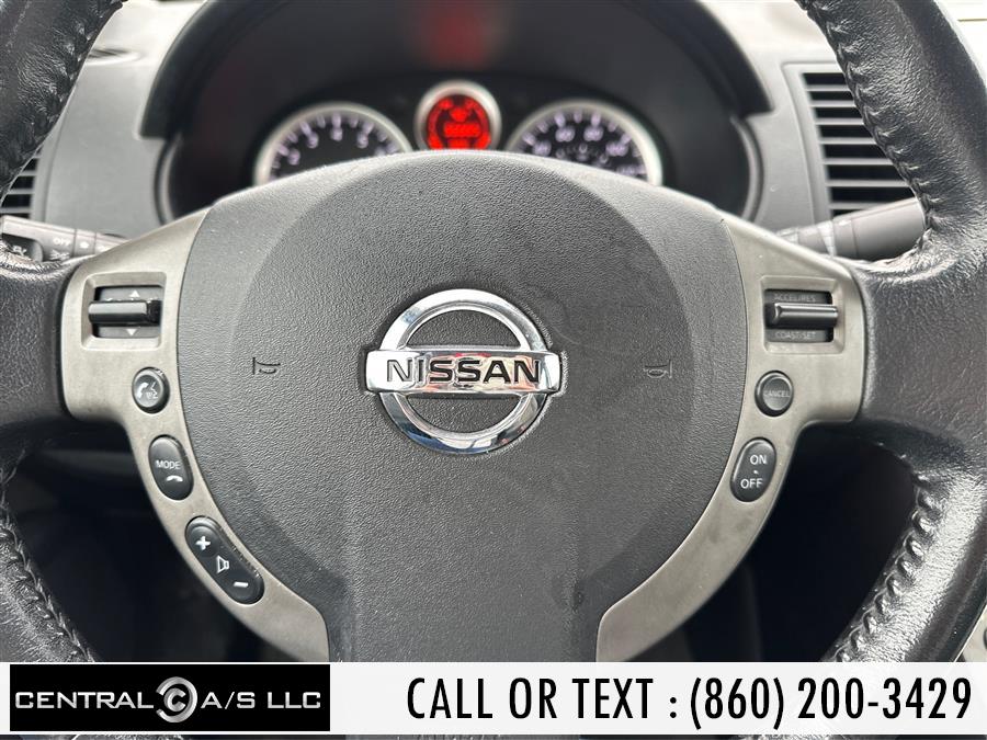 2011 Nissan Sentra 2.0 photo