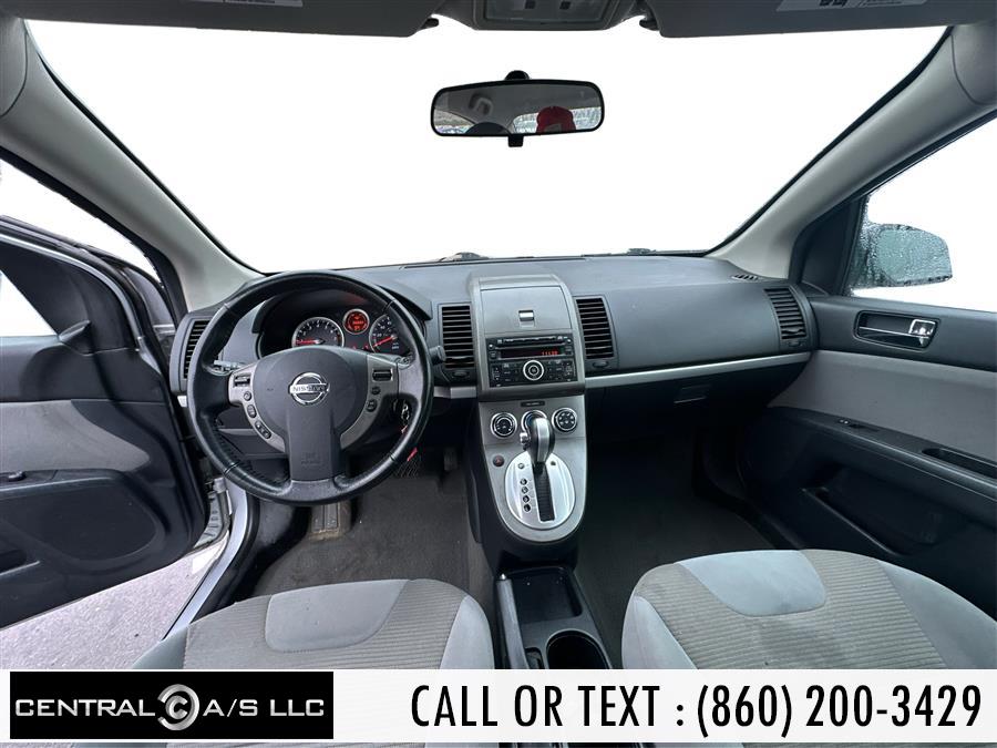 2011 Nissan Sentra 2.0 photo