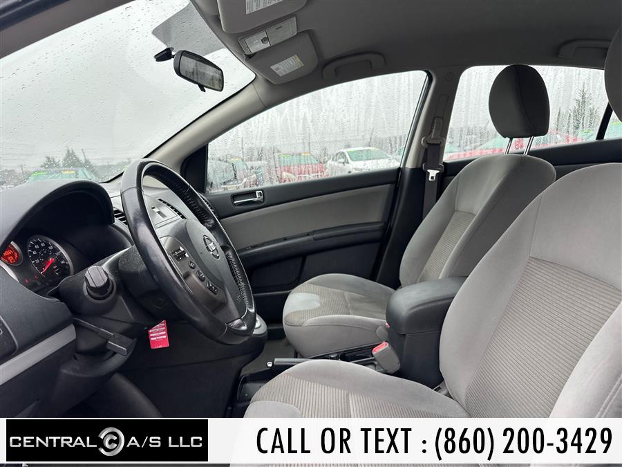2011 Nissan Sentra 2.0 photo