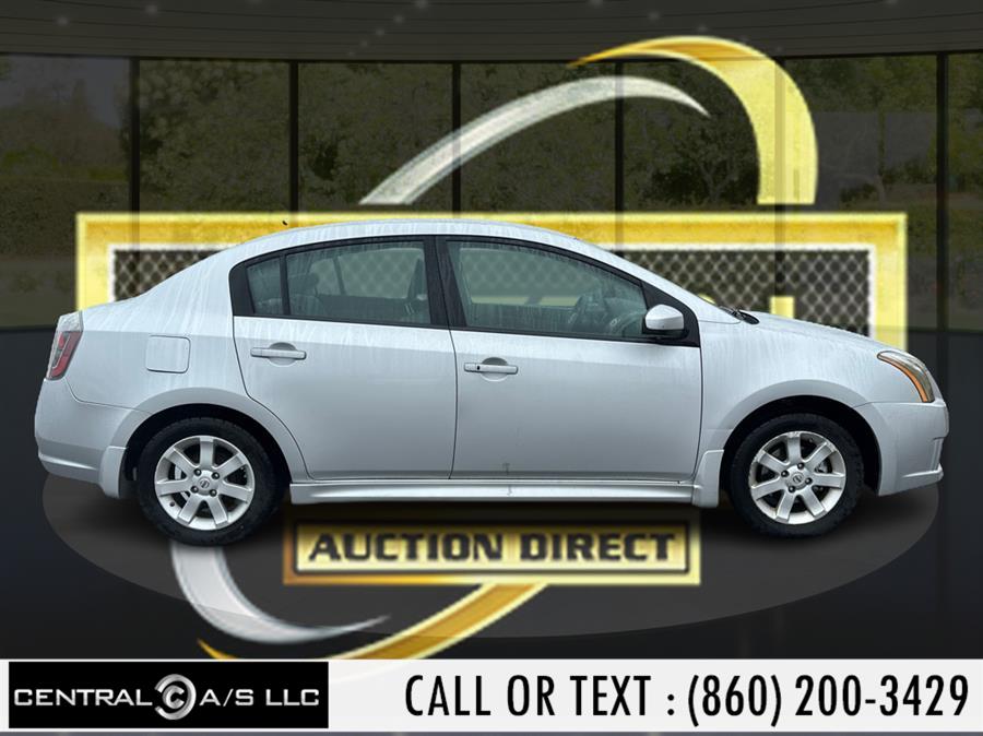 2011 Nissan Sentra 2.0 photo