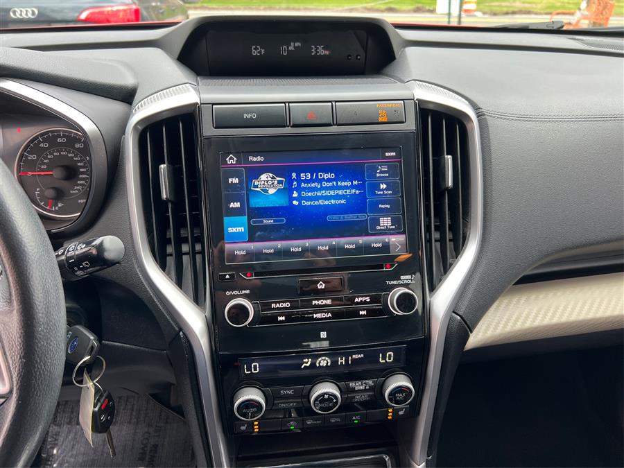 2019 Subaru Ascent 2.4T Premium 8-Passenger photo