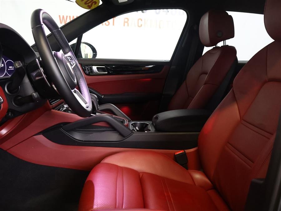2019 Porsche Cayenne S photo
