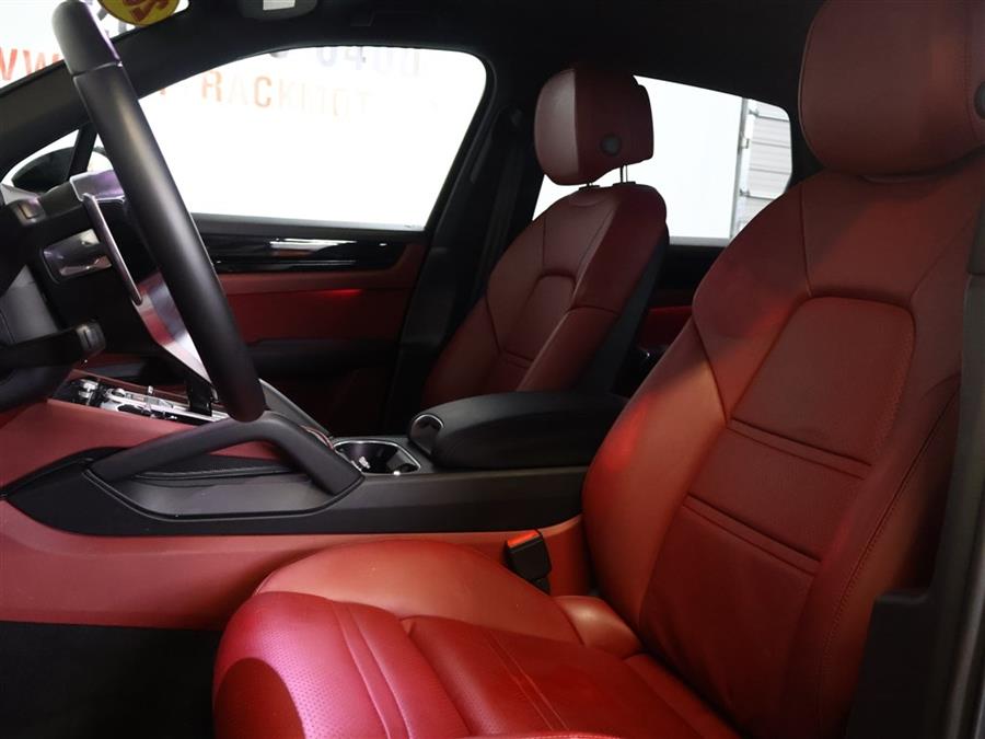 2019 Porsche Cayenne S photo
