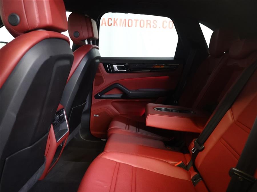 2019 Porsche Cayenne S photo