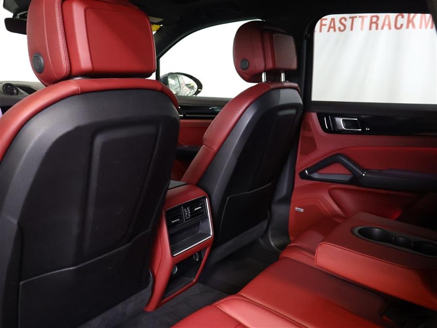 2019 Porsche Cayenne S photo