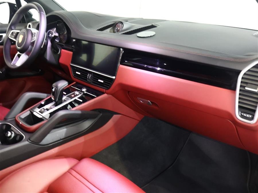 2019 Porsche Cayenne S photo