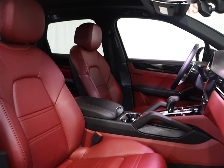 2019 Porsche Cayenne S photo