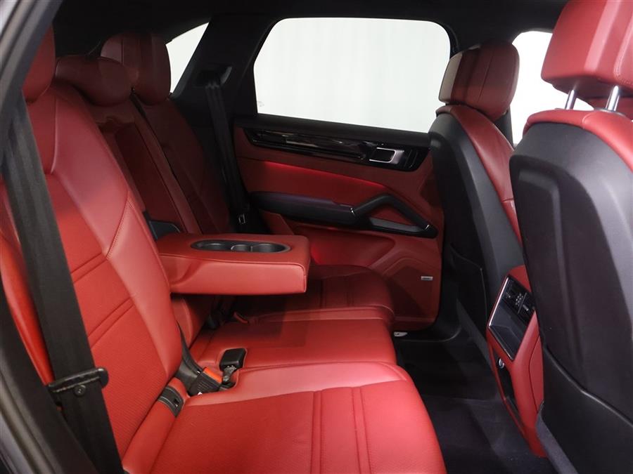 2019 Porsche Cayenne S photo