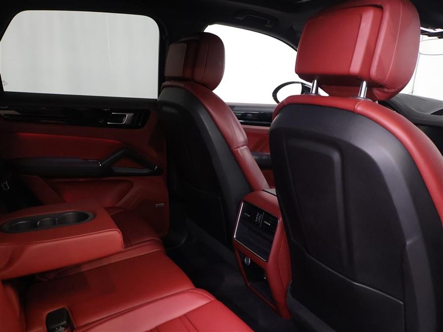 2019 Porsche Cayenne S photo