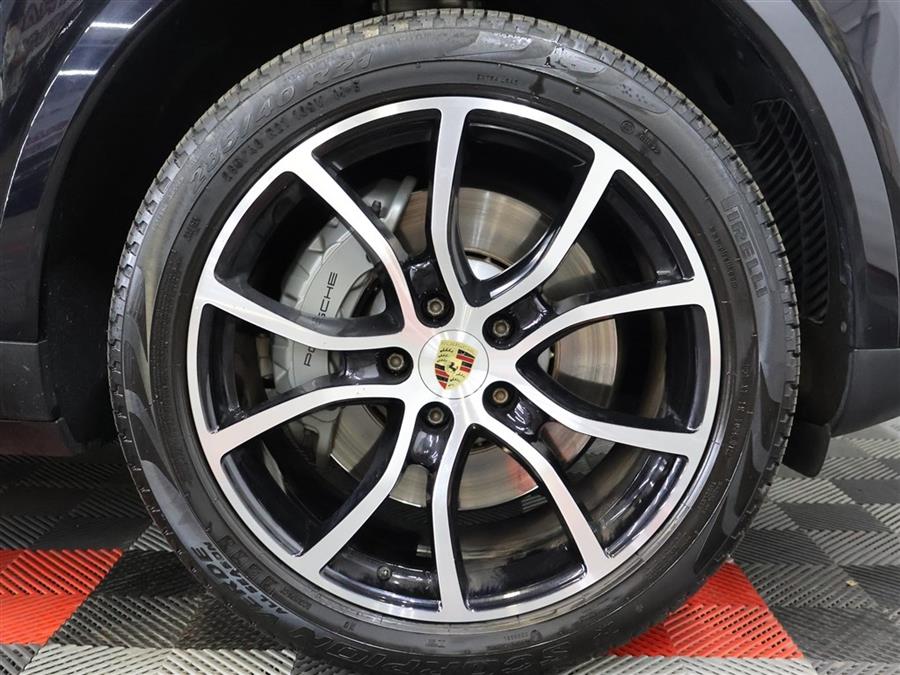 2019 Porsche Cayenne S photo