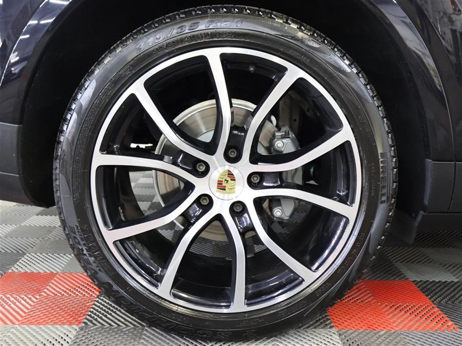 2019 Porsche Cayenne S photo