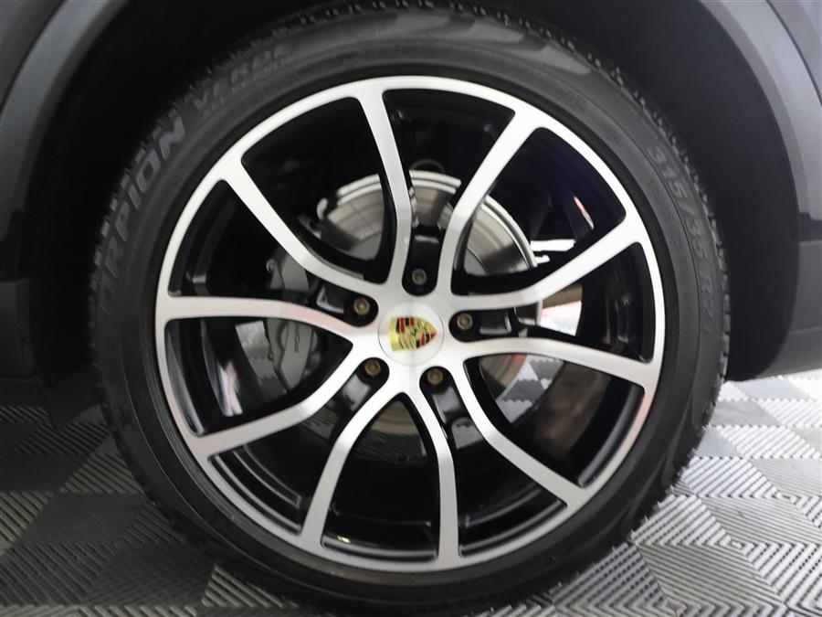 2019 Porsche Cayenne S photo