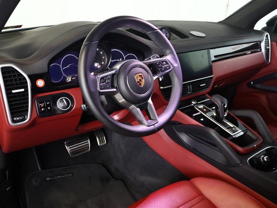 2019 Porsche Cayenne S photo