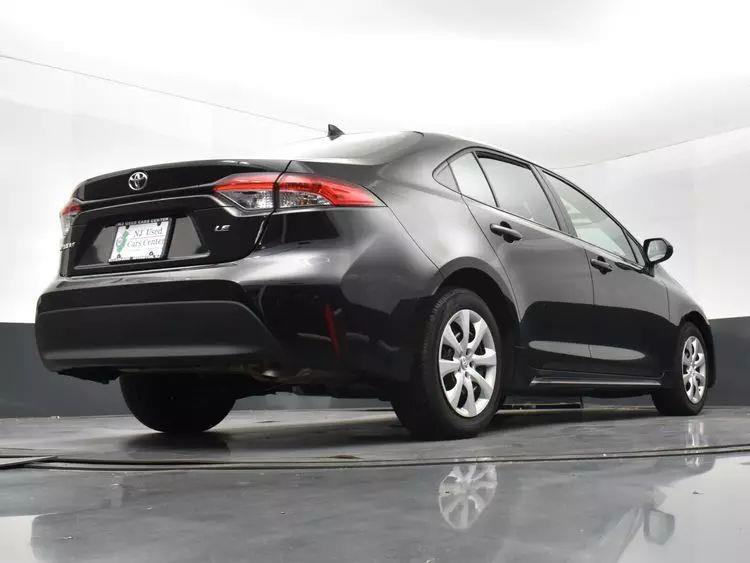 2024 Toyota Corolla LE Sedan 4D photo