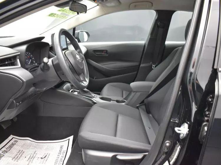 2024 Toyota Corolla LE Sedan 4D photo