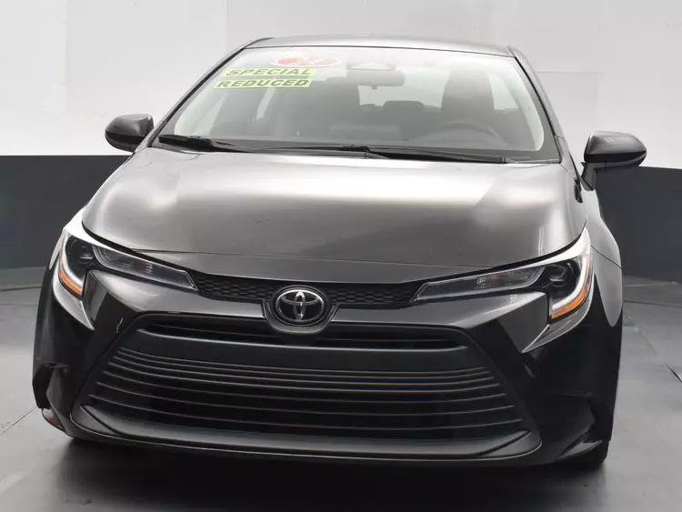 2024 Toyota Corolla LE Sedan 4D photo