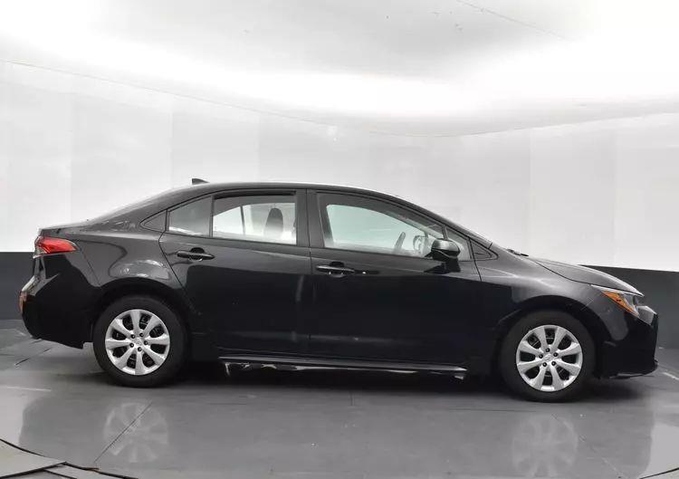 2024 Toyota Corolla LE Sedan 4D photo