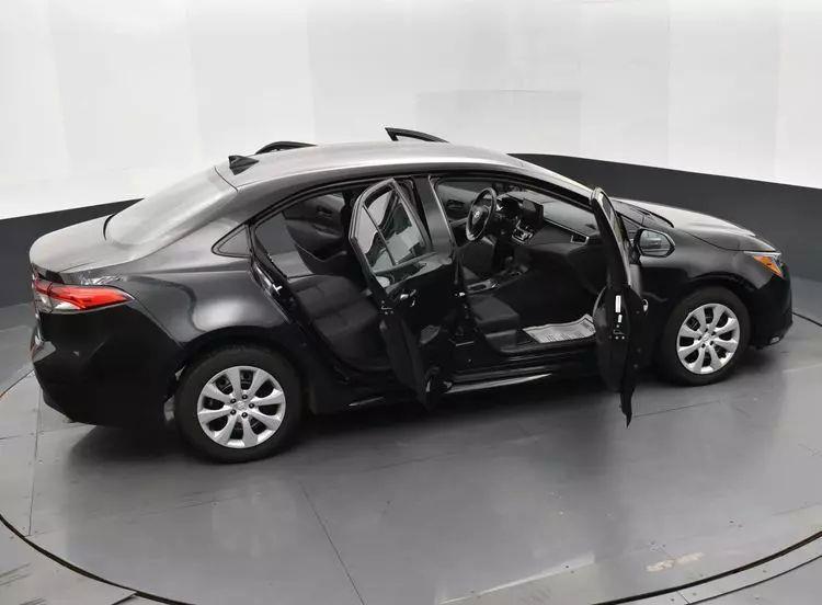 2024 Toyota Corolla LE Sedan 4D photo