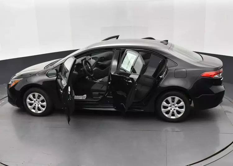 2024 Toyota Corolla LE Sedan 4D photo