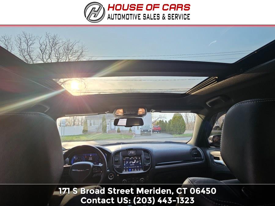 2018 Chrysler 300 300S RWD photo
