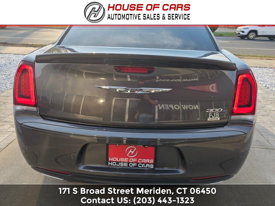 2018 Chrysler 300 300S RWD photo