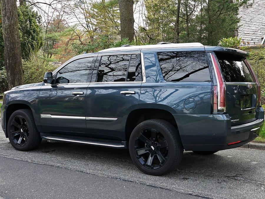 2019 Cadillac Escalade Luxury photo